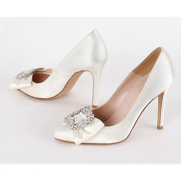*CREME - ivory satin, detachable broach, 8cm size UK 2.5