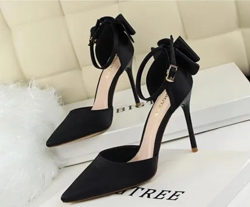 Korean version of sweet beauty shoes with thin heels, high heels, shallow mouth, pointed silk, hollow back bow, and sandals