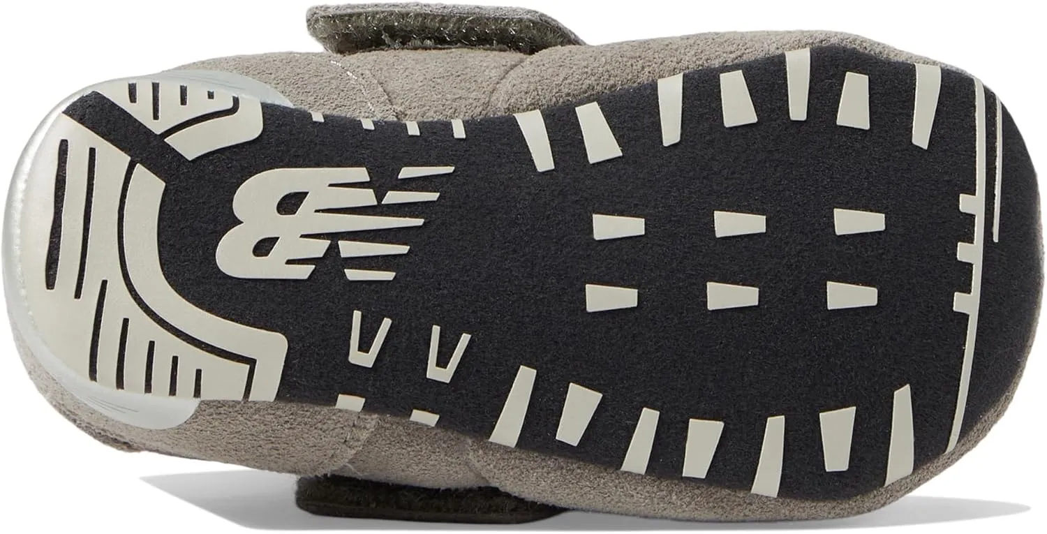 New Balance Unisex-Baby 574 V1 Hook and Loop Crib Sneaker