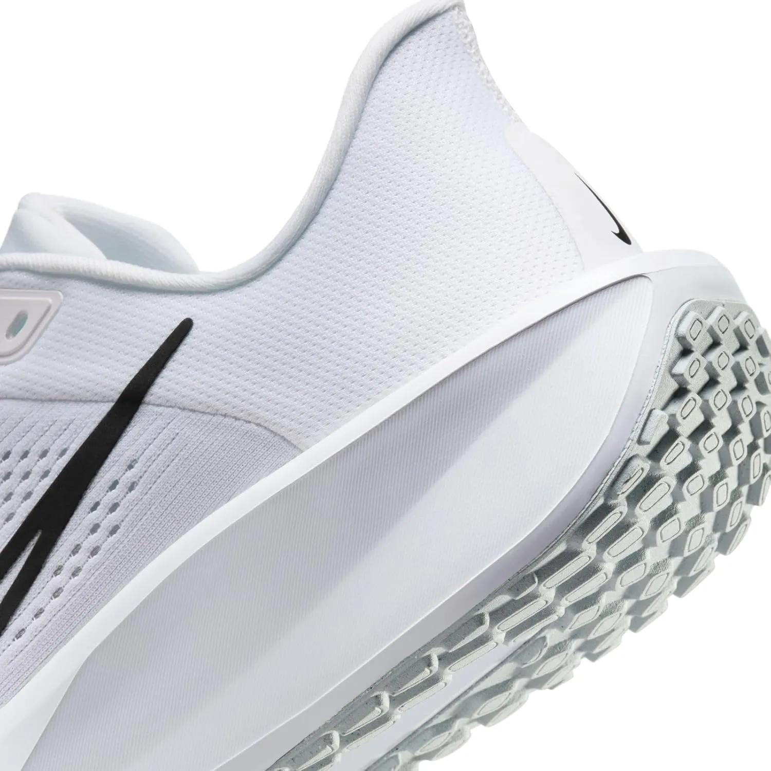Nike Men's Quest 6 Road Running Shoes Sneaker
