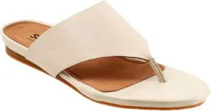 SoftWalk Women's Chandler Sandal